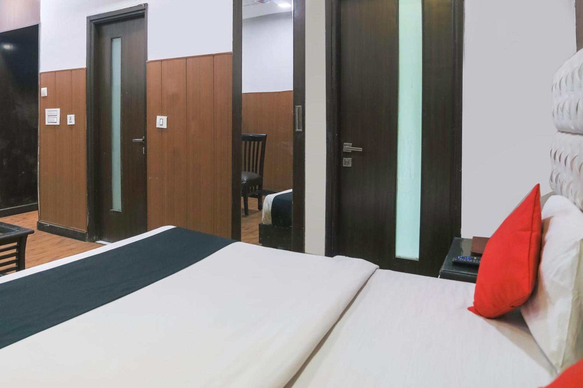 Hotel O Parktel Indirapuram Εξωτερικό φωτογραφία