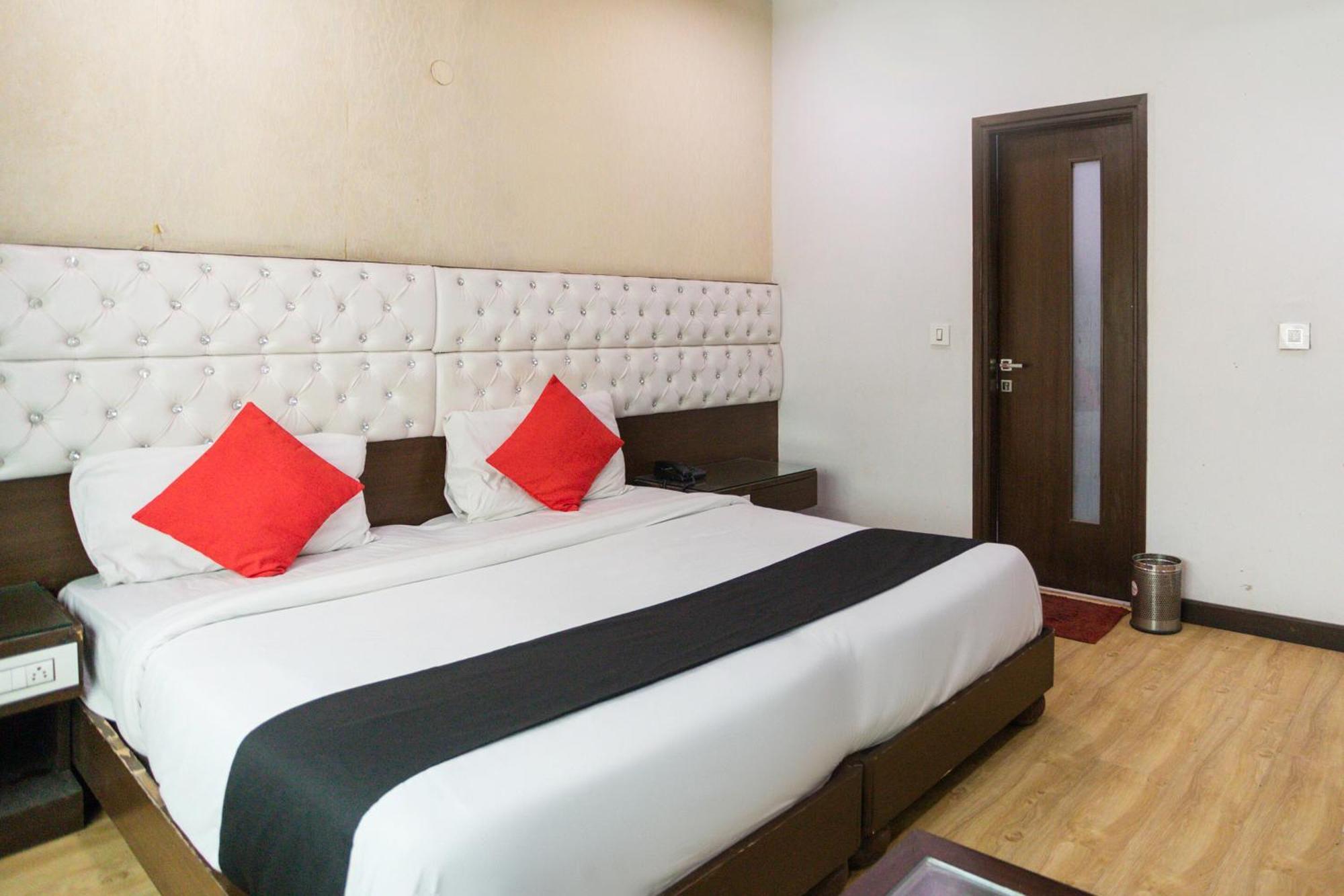 Hotel O Parktel Indirapuram Εξωτερικό φωτογραφία