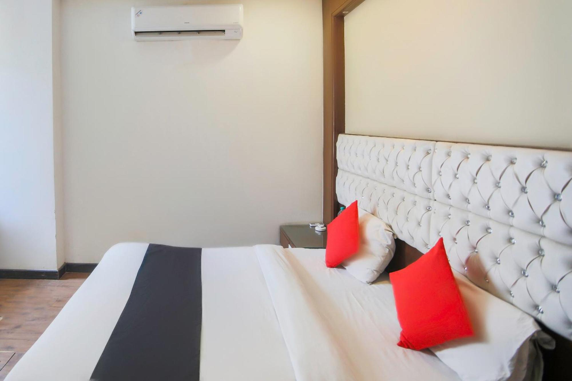 Hotel O Parktel Indirapuram Εξωτερικό φωτογραφία